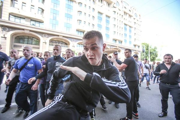 Тітушки повертаються на київські вулиці