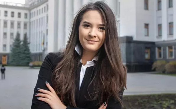 В сети нашли отца молоденькой замминистра энергетики
