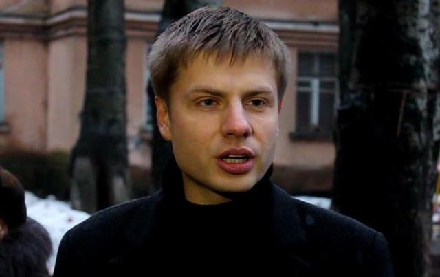 Появилось фото Гончаренко с мешком на голове