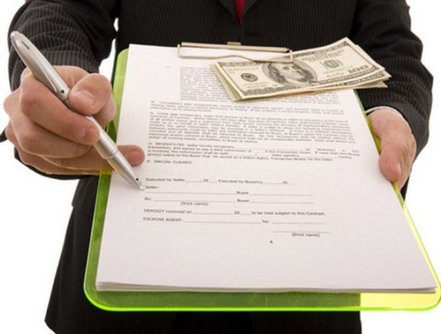 Украинцы будут по-новому платить налоги на наследство и подарки