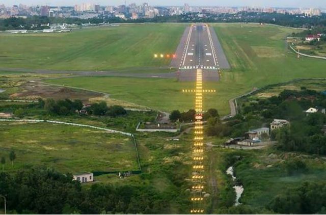 Аэропорт «Киев» предупредил о закрытии