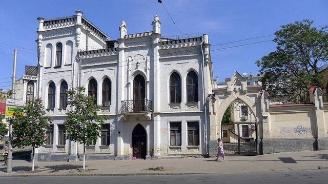 Будівництво висотки в центрі Києва може зруйнувати сусідню садибу Терещенків