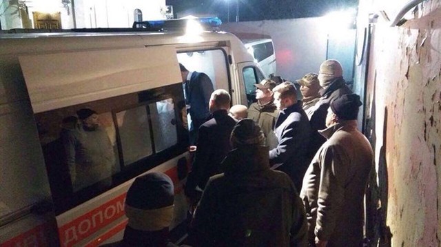 Видео прикованного к носилкам Насирова в скорой помощи