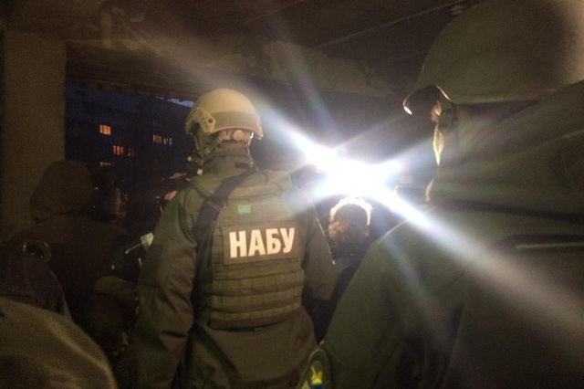 Під судом відбувається акція проти затягування справи Насірова