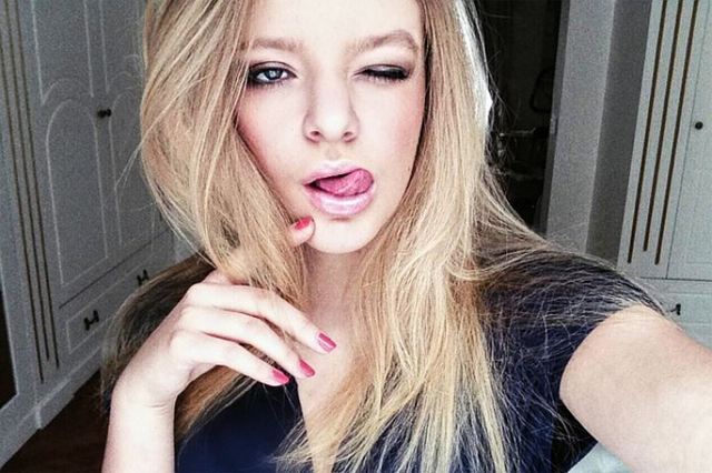 В России показали эротичные фото дочери Пескова