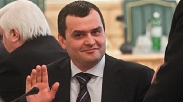 Кто "крышует" золотой запас Захарченко