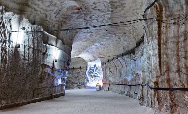 Она существует. Шахта, которая действительно могла вооружить боевиков