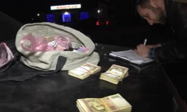 Инкассатор подался в банду ради похищения перевозимых ценностей