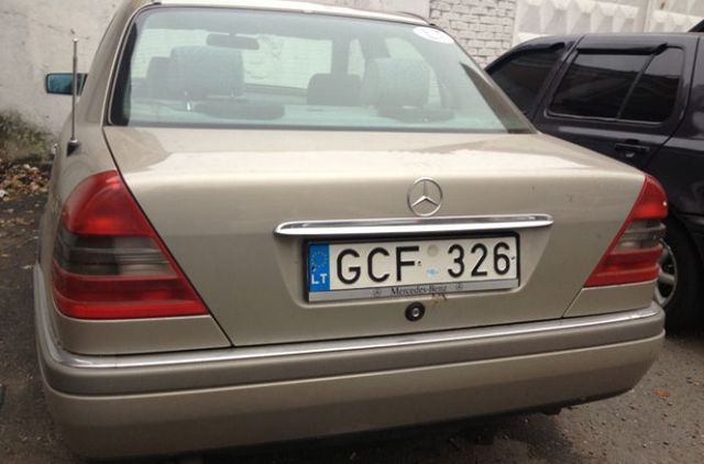 ДФС і Нацполіція підтвердили, що вилучають авто з іноземною реєстрацією