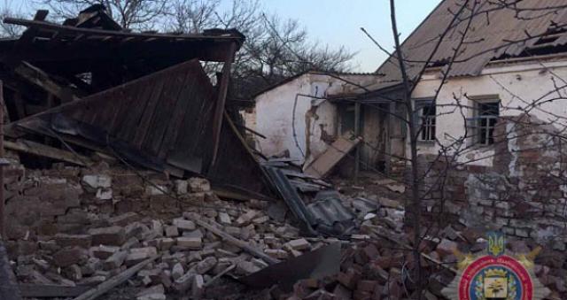 Полиция показала жуткие последствия сегодняшнего обстрела Авдеевки