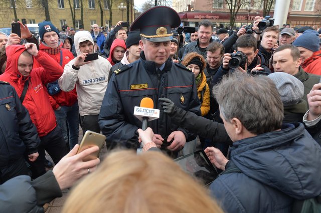 «Марш нетунеядцев» в Беларуси: силовики массово задерживают участников