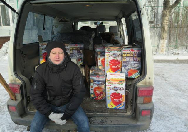 Жадан і волонтери скаржаться, що їх не пропускають в зону АТО