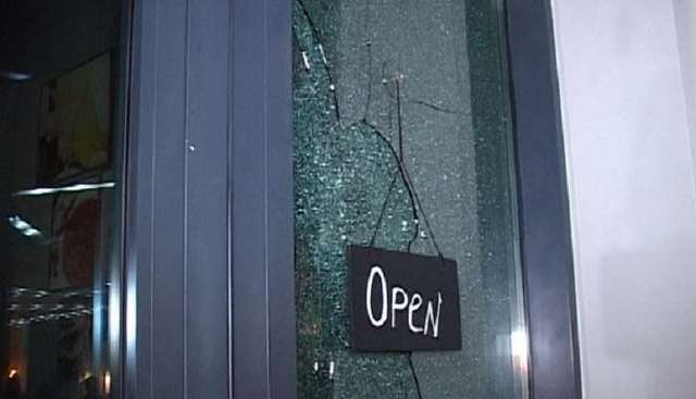 В Киеве неизвестные устроили стрельбу возле кафе