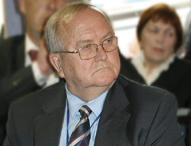 Волонтер рассказал, как генерал поездкой в АТО, пытается сберечь «кормушку»