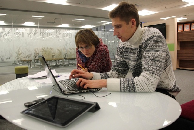 Как "откупаются" украинские работодатели, чтобы не поднимать зарплату