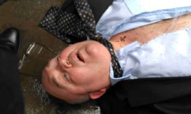 В Черновцах АТОшники дали по морде федерасту Хавичу