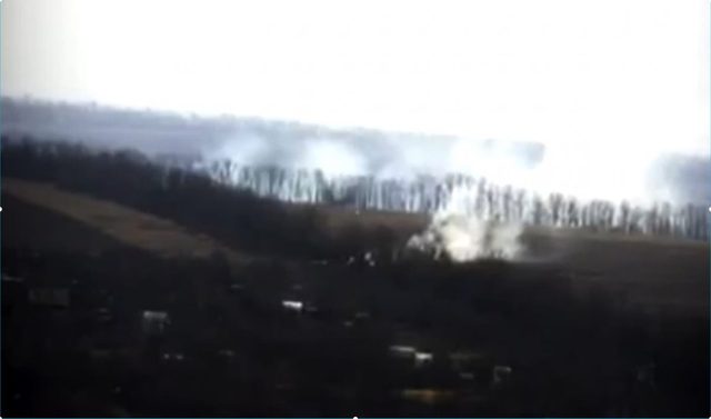 Появилось видео, как Россия Градами обстреливает Водяное