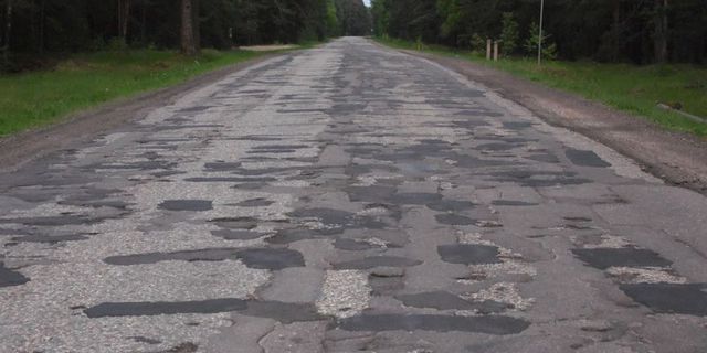 В Полтаве выгнали директора облавтодора за плохой ремонт дорог