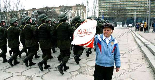 Украинский пенсионер с символикой СССР стал героем росТВ