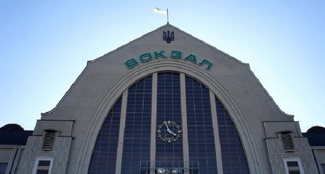 Столичний вокзал зустріне гостей Євробачення сміттям та стихійною торгівлею