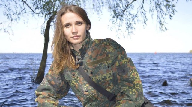 Сестра погибшего на ИЛ-76 жестко ответила Порошенко за поддержку Назарова