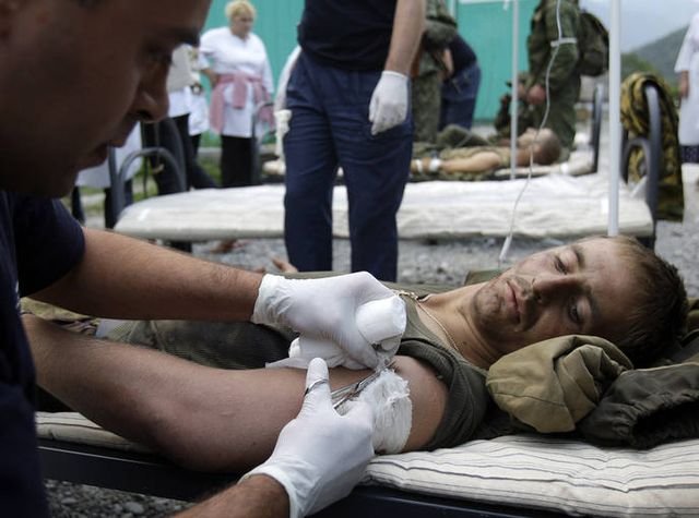 В зоне АТО ранены трое военных, еще один получил боевую травму