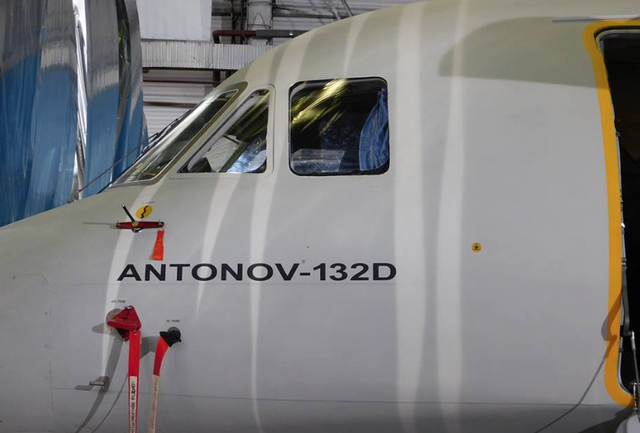 «Антонов» показал подготовку нового Ан-132 к первому полету