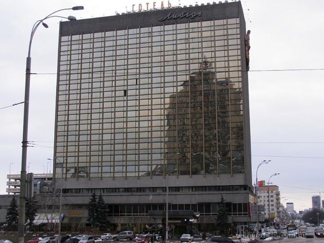 Евгений Гинер, Михаил Воеводин и Александр Бабаков окопались в отеле Лыбидь