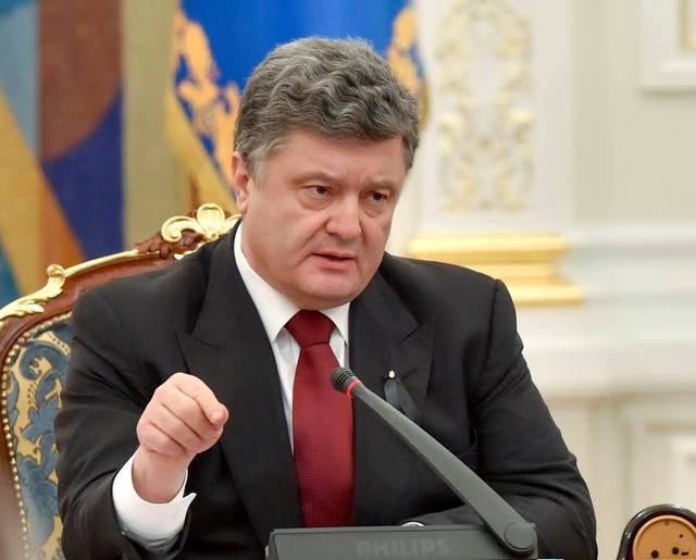Порошенко обещает сделать все, чтобы поездки в ЕС стали "доступнее и дешевле"