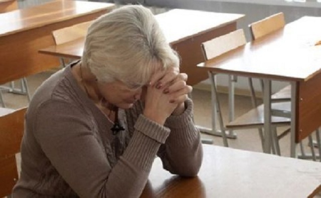 В Херсоні вчительку зацькували до смерті через мобільний одного з учнів