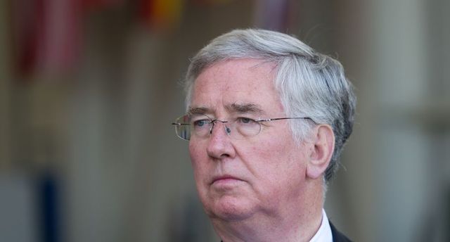 Министр обороны Великобритании назвал Россию причастной к химическим атакам в Сирии