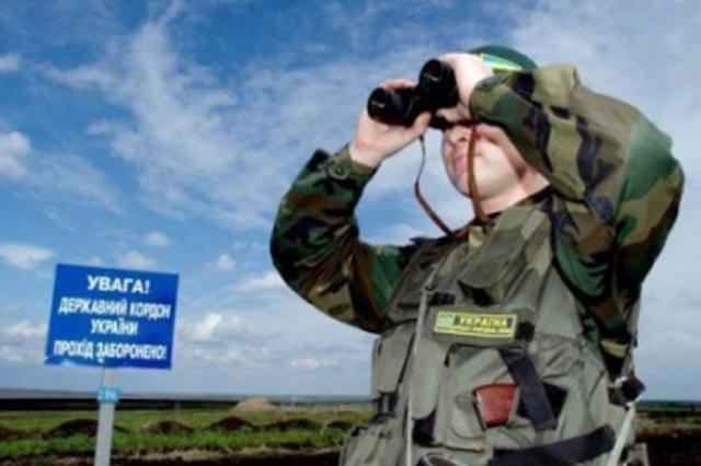 Боевики "ЛДНР" не позволяют работникам "национализированных" заводов выезжать на подконтрольную Украине территорию