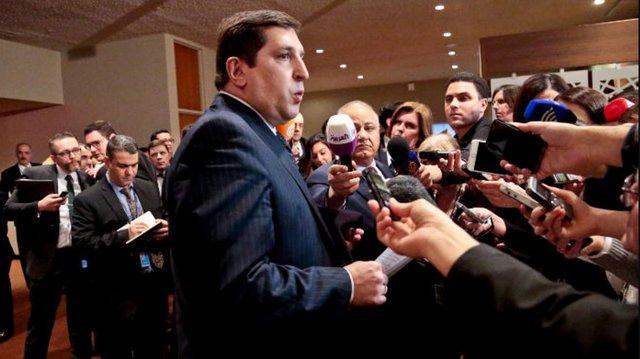 Вот это существо — теперь символ России