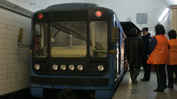 В Киеве на станции метро "Левобережная" умер мужчина