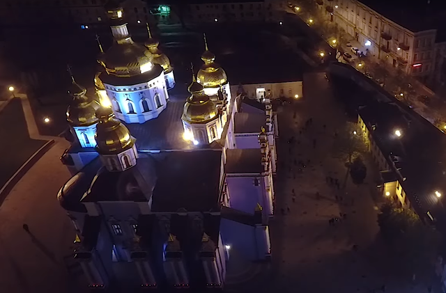 С высоты птичьего полета: видео Пасхальной ночи в Киеве