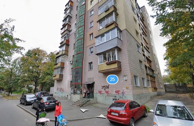 В Киеве две пенсионерки выбросились из окна многоэтажки