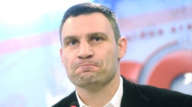 У Києві за непрофесіоналізм звільнили понад десяток керівників ЖЕКів