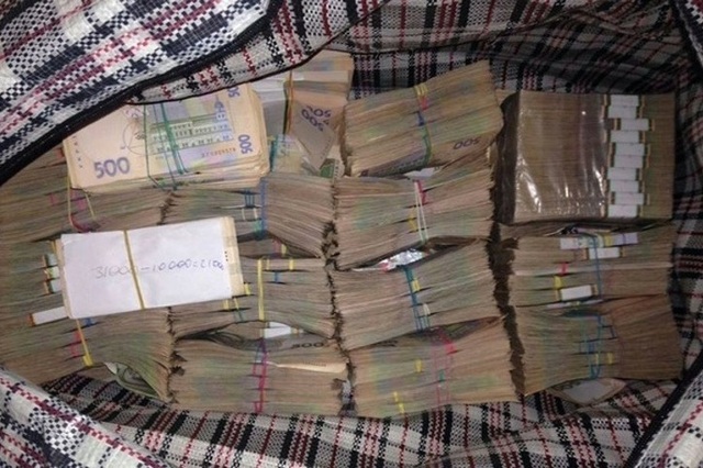 Другий ешелон. Де беруть і як витрачають гроші партії Гриценка, Тягнибока та Гацька