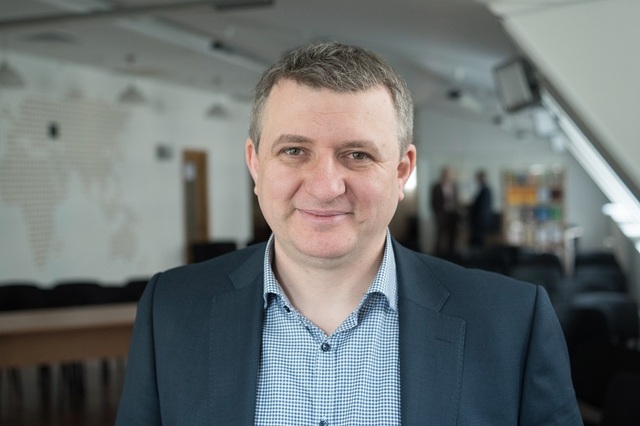 Юрий Романенко: Украинцы столетиями делят разбитое корыто