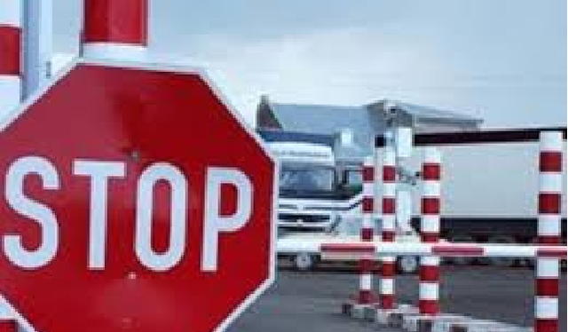 В Сумской таможне для растаможки ткани с пошлиной 0% подменивают образцы товаров