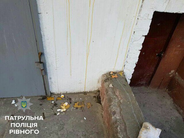 В Ровно забросали яйцами мемориал герою Небесной Сотни