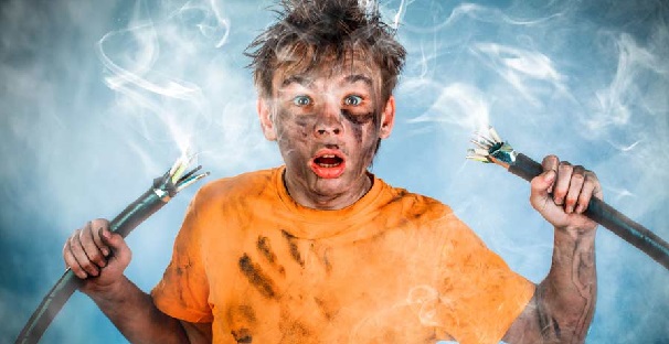 Под Киевом 18-летний экстремал получил удар током на крыше электрички