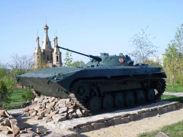 Скрепно и по-жлобски: оккупанты установили Алчевске очередной «памятник по-русски»