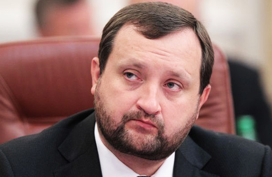 Лещенко выяснил, как именно прокуратура конфисковала “$1,5 млрд. Януковича”. Деньги пойдут не совсем на АТО