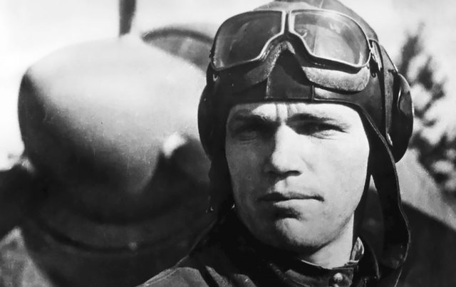 Украина и победа 45-го. Как те, чьи «деды воевали», повторяют путь Гитлера