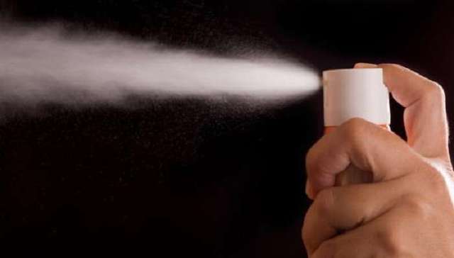 Харьковскому депутату брызнули в лицо неизвестным средством