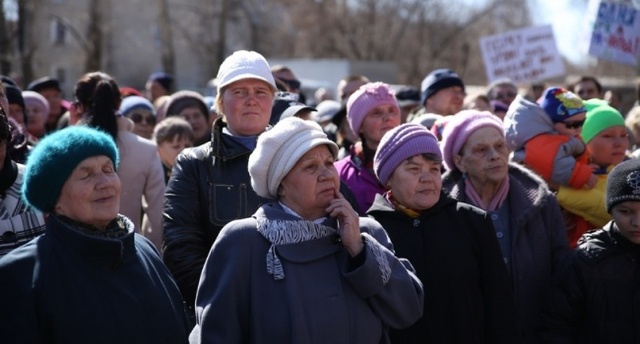 Блогер: доки будуть голосувати ті, кому за 65 – Україна не вибереться з «совка»