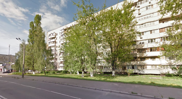 В Киеве на пожаре спасли семью с маленькими детьми