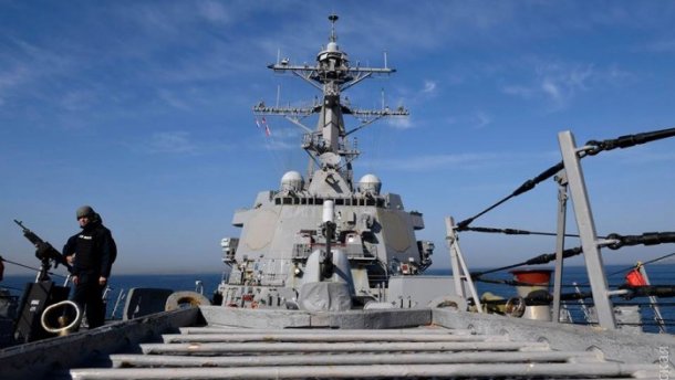 В Черное море вошел ракетный эсминец США: появились фото и видео