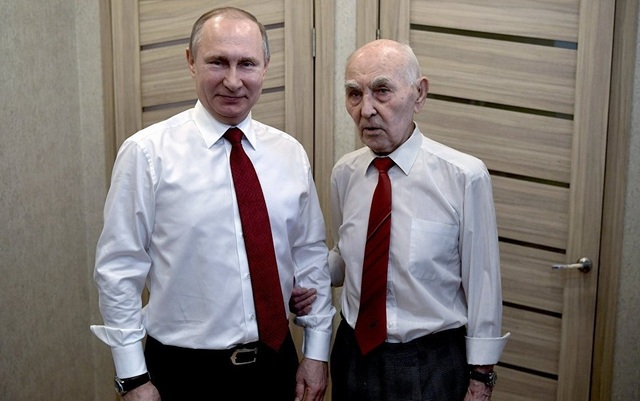 Путин встретился с бывшим начальником по разведке в ГДР